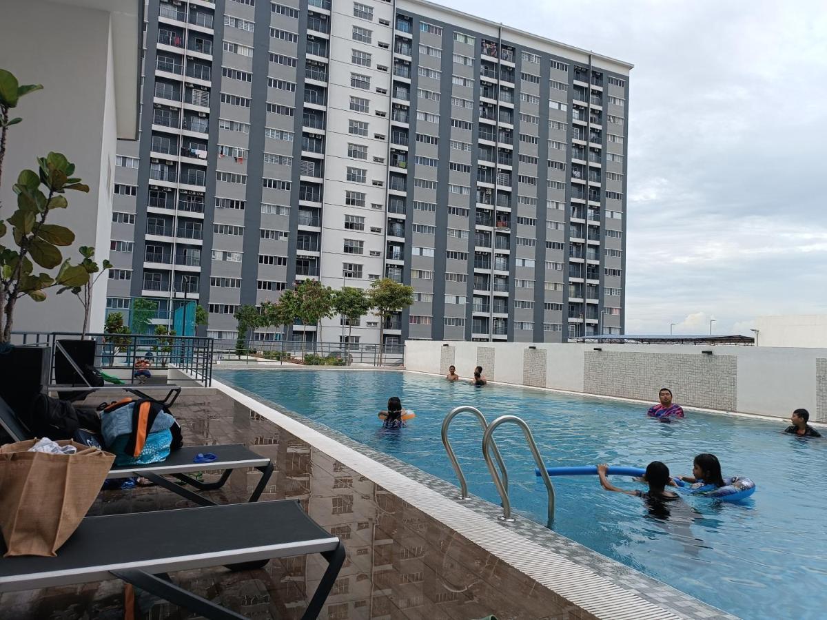 Aisy Homestay Putrajaya Cyberjaya Klia Kampung Dengkil Exterior photo